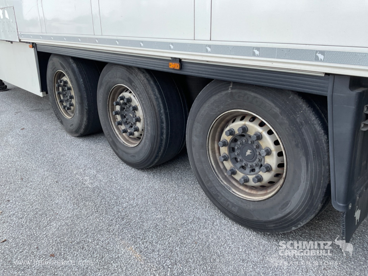 SCHMITZ Reefer Standard Double deck - Félpótkocsi hőszigetelt: 4 kép. SCHMITZ Reefer Standard Double deck - Félpótkocsi hőszigetelt: 4 kép.