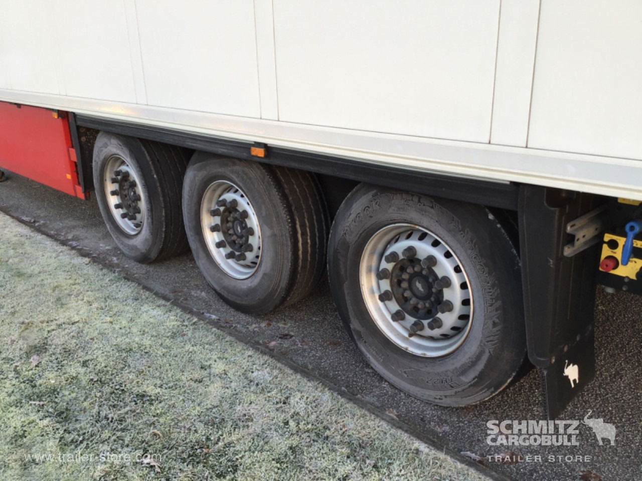 SCHMITZ Reefer Standard Double deck - Félpótkocsi hőszigetelt: 2 kép. SCHMITZ Reefer Standard Double deck - Félpótkocsi hőszigetelt: 2 kép.