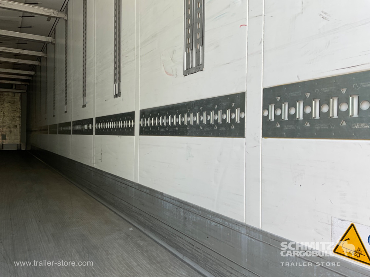 SCHMITZ Reefer Standard Double deck - Félpótkocsi hőszigetelt: 3 kép. SCHMITZ Reefer Standard Double deck - Félpótkocsi hőszigetelt: 3 kép.