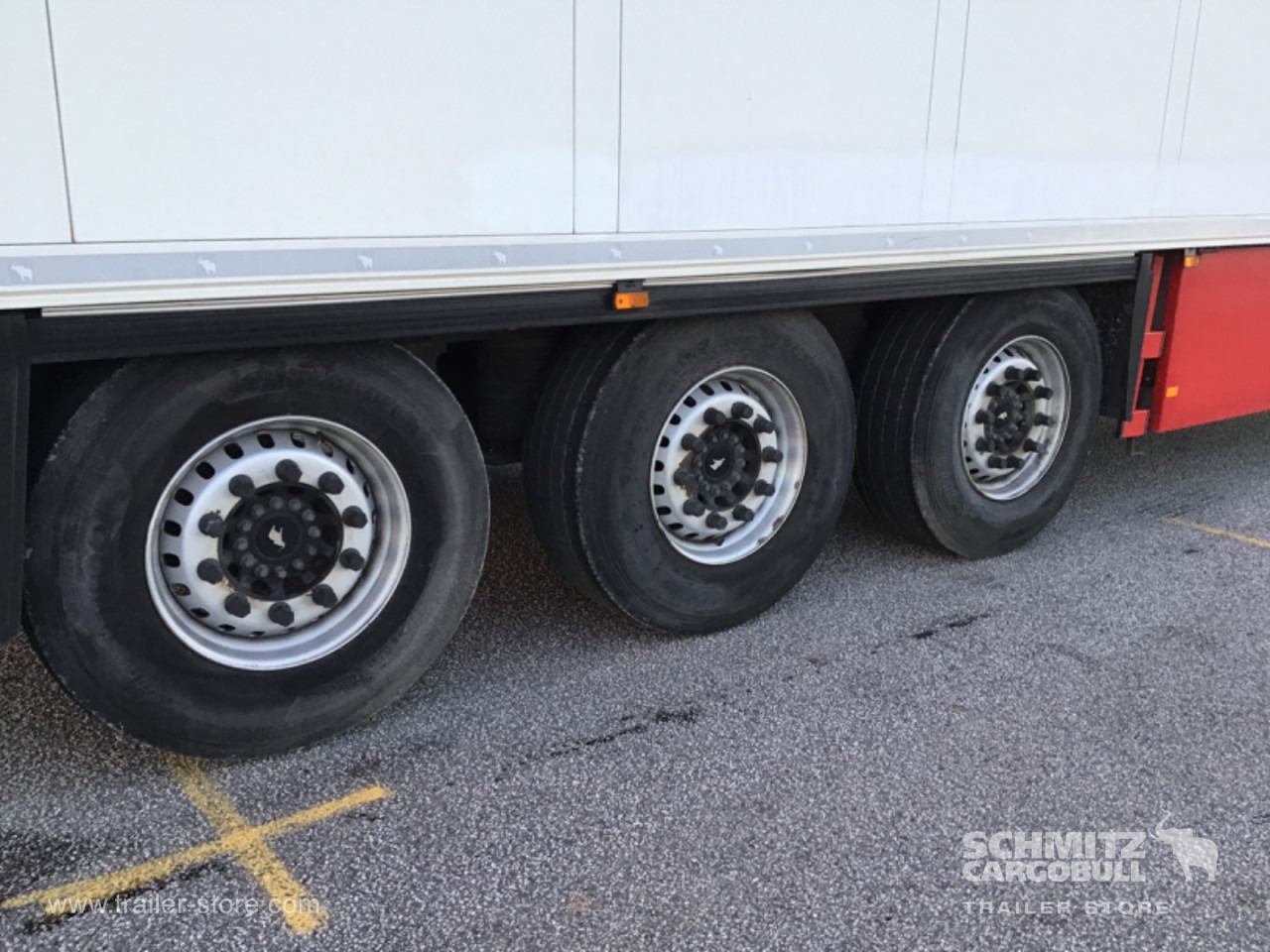 SCHMITZ Reefer Standard Double deck - Félpótkocsi hőszigetelt: 3 kép. SCHMITZ Reefer Standard Double deck - Félpótkocsi hőszigetelt: 3 kép.