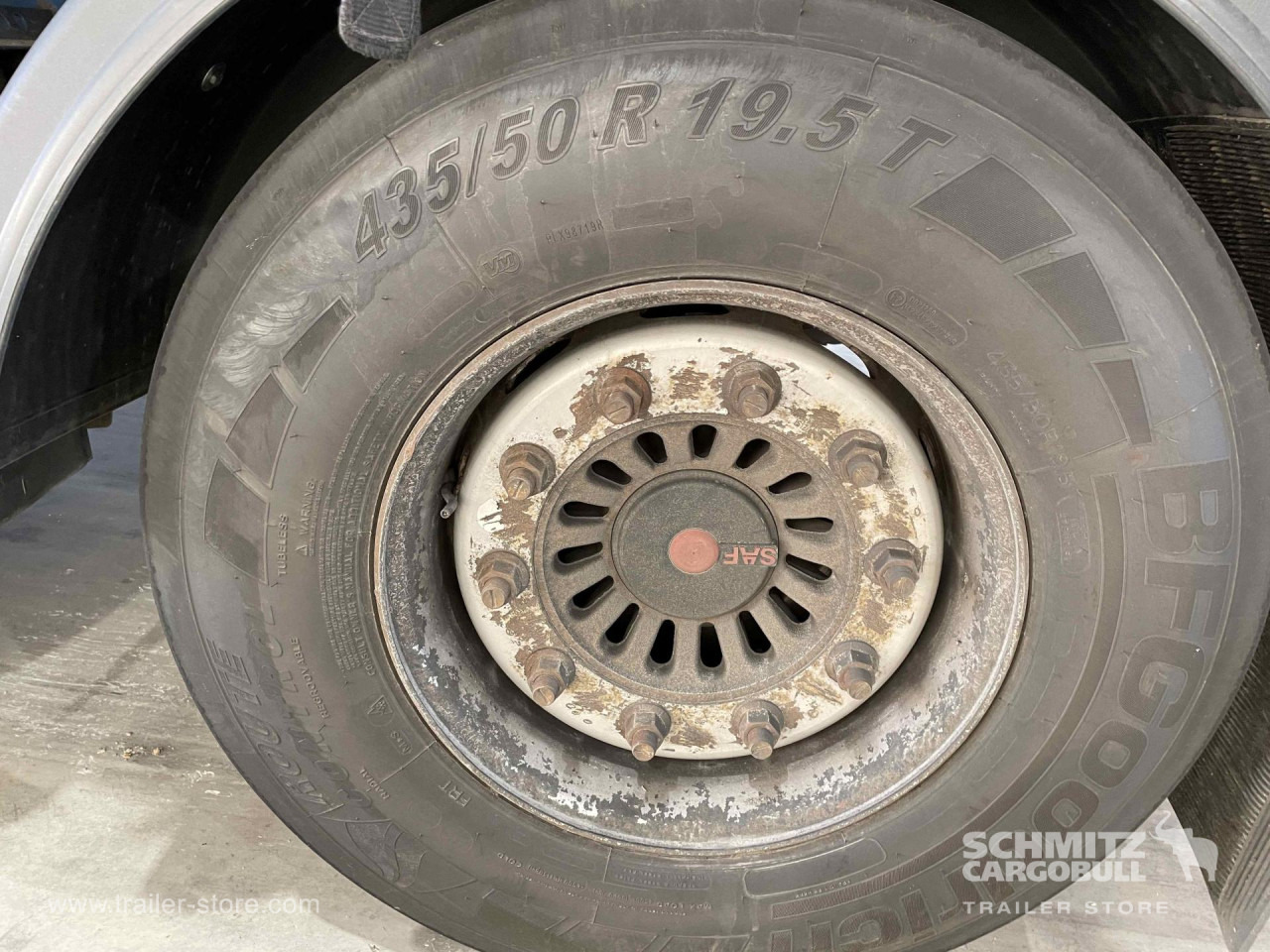 BERGER Semiremolque Lona Mega - Ponyvás félpótkocsi: 5 kép. BERGER Semiremolque Lona Mega - Ponyvás félpótkocsi: 5 kép.