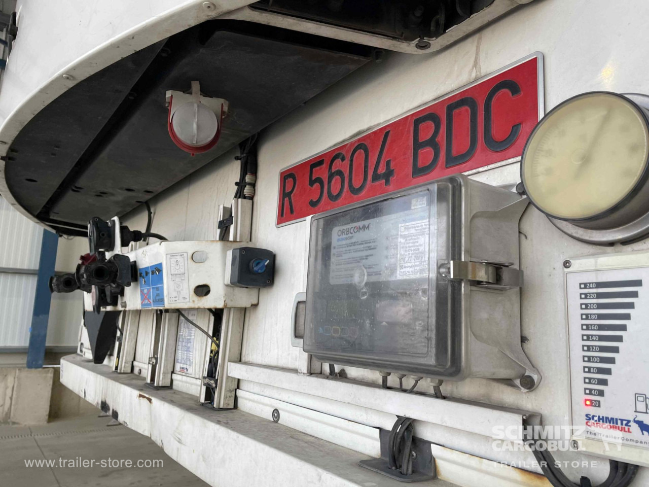 SCHMITZ Semiremolque Frigo Standard - Félpótkocsi hőszigetelt: 2 kép. SCHMITZ Semiremolque Frigo Standard - Félpótkocsi hőszigetelt: 2 kép.