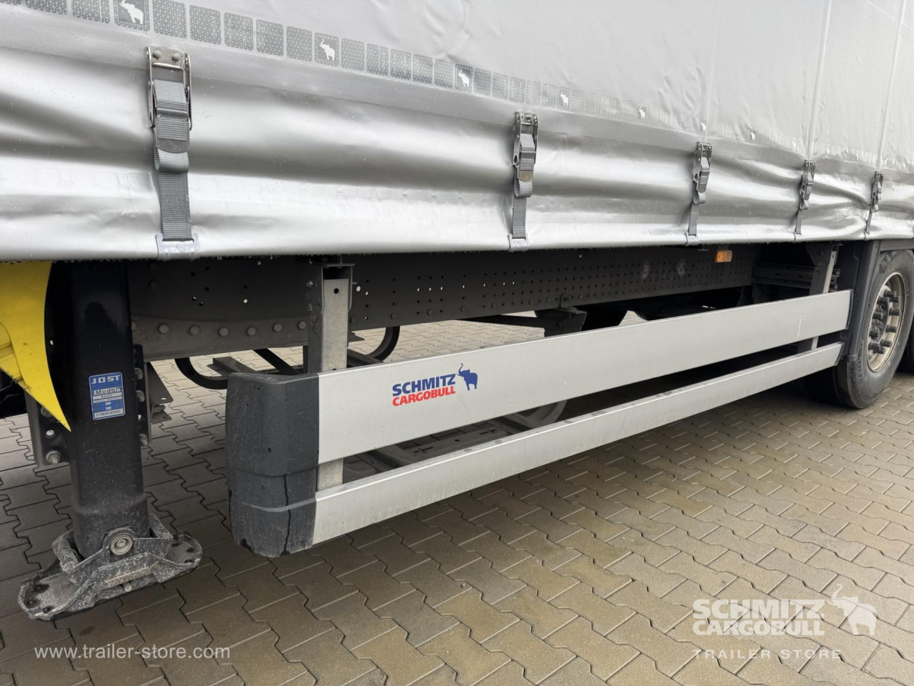 SCHMITZ Curtainsider Standard - Ponyvás félpótkocsi: 3 kép. SCHMITZ Curtainsider Standard - Ponyvás félpótkocsi: 3 kép.