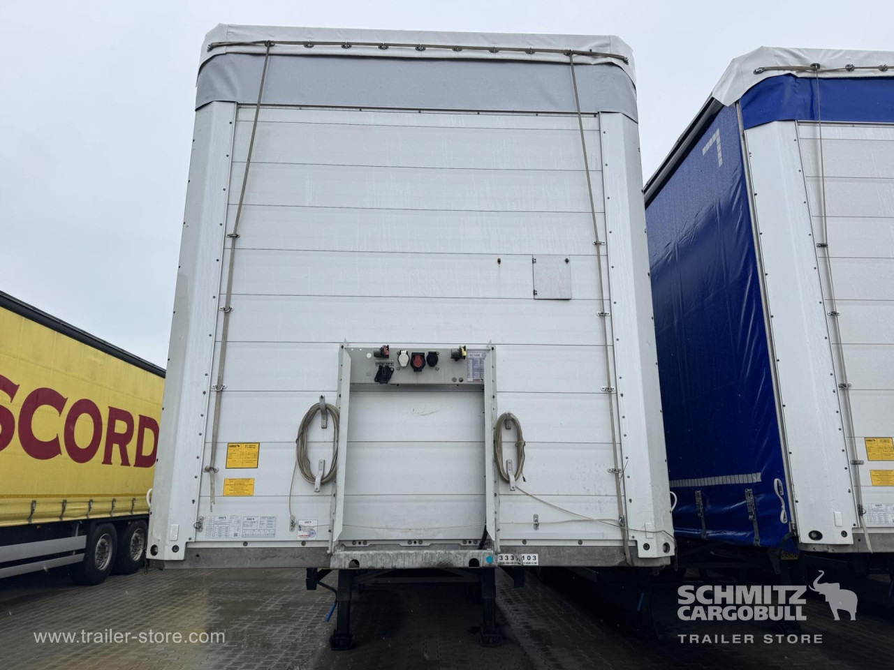 SCHMITZ Curtainsider Standard - Ponyvás félpótkocsi: 3 kép. SCHMITZ Curtainsider Standard - Ponyvás félpótkocsi: 3 kép.
