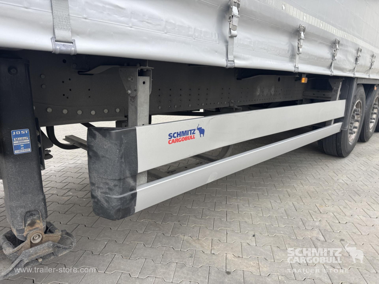 SCHMITZ Curtainsider Standard - Ponyvás félpótkocsi: 3 kép. SCHMITZ Curtainsider Standard - Ponyvás félpótkocsi: 3 kép.