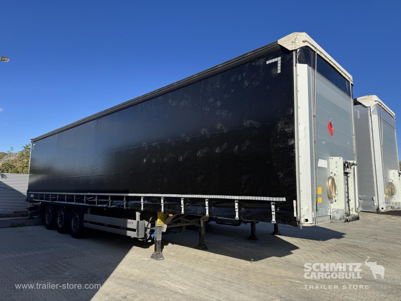 SCHMITZ Curtainsider Standard - Ponyvás félpótkocsi: 4 kép. SCHMITZ Curtainsider Standard - Ponyvás félpótkocsi: 4 kép.