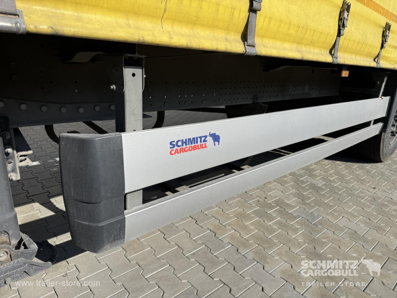 SCHMITZ Curtainsider Standard - Ponyvás félpótkocsi: 3 kép. SCHMITZ Curtainsider Standard - Ponyvás félpótkocsi: 3 kép.