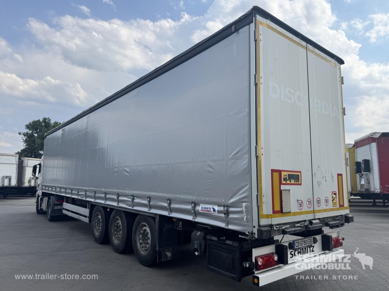SCHMITZ Curtainsider Standard - Ponyvás félpótkocsi: 5 kép. SCHMITZ Curtainsider Standard - Ponyvás félpótkocsi: 5 kép.