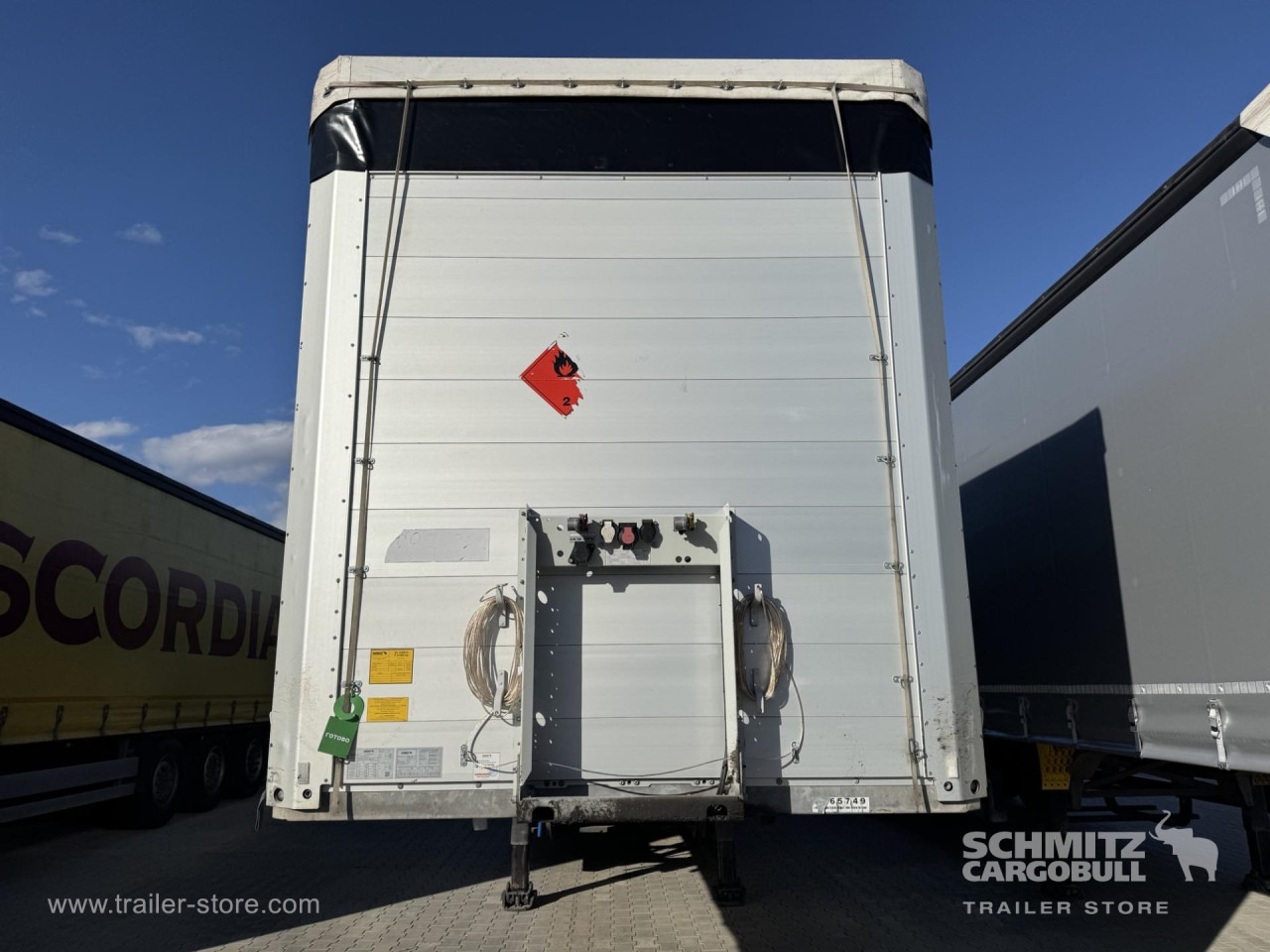 SCHMITZ Curtainsider Standard - Ponyvás félpótkocsi: 5 kép. SCHMITZ Curtainsider Standard - Ponyvás félpótkocsi: 5 kép.