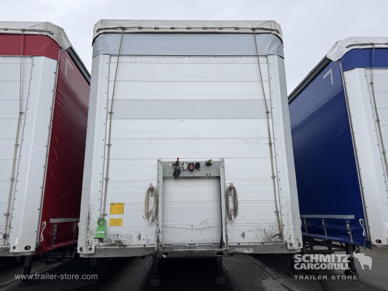 SCHMITZ Curtainsider Standard - Ponyvás félpótkocsi: 4 kép. SCHMITZ Curtainsider Standard - Ponyvás félpótkocsi: 4 kép.