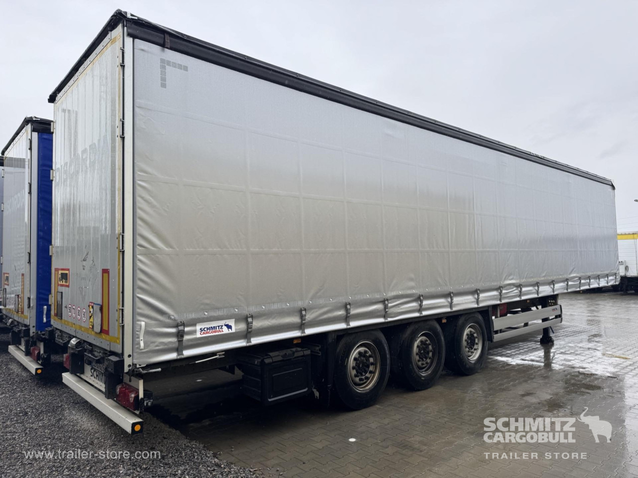 SCHMITZ Curtainsider Standard - Ponyvás félpótkocsi: 4 kép. SCHMITZ Curtainsider Standard - Ponyvás félpótkocsi: 4 kép.