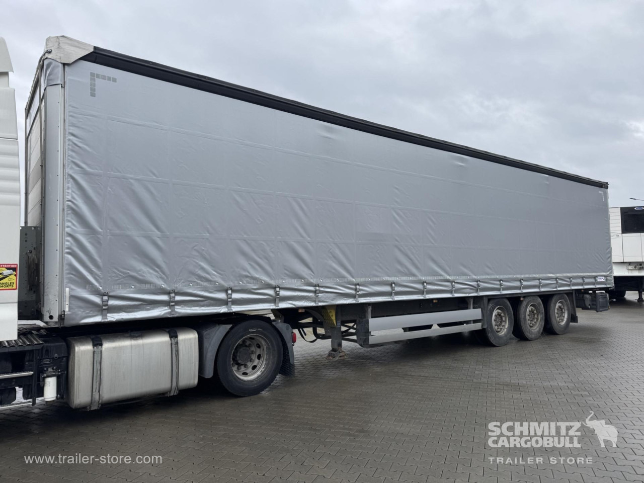 SCHMITZ Curtainsider Standard - Ponyvás félpótkocsi: 5 kép. SCHMITZ Curtainsider Standard - Ponyvás félpótkocsi: 5 kép.