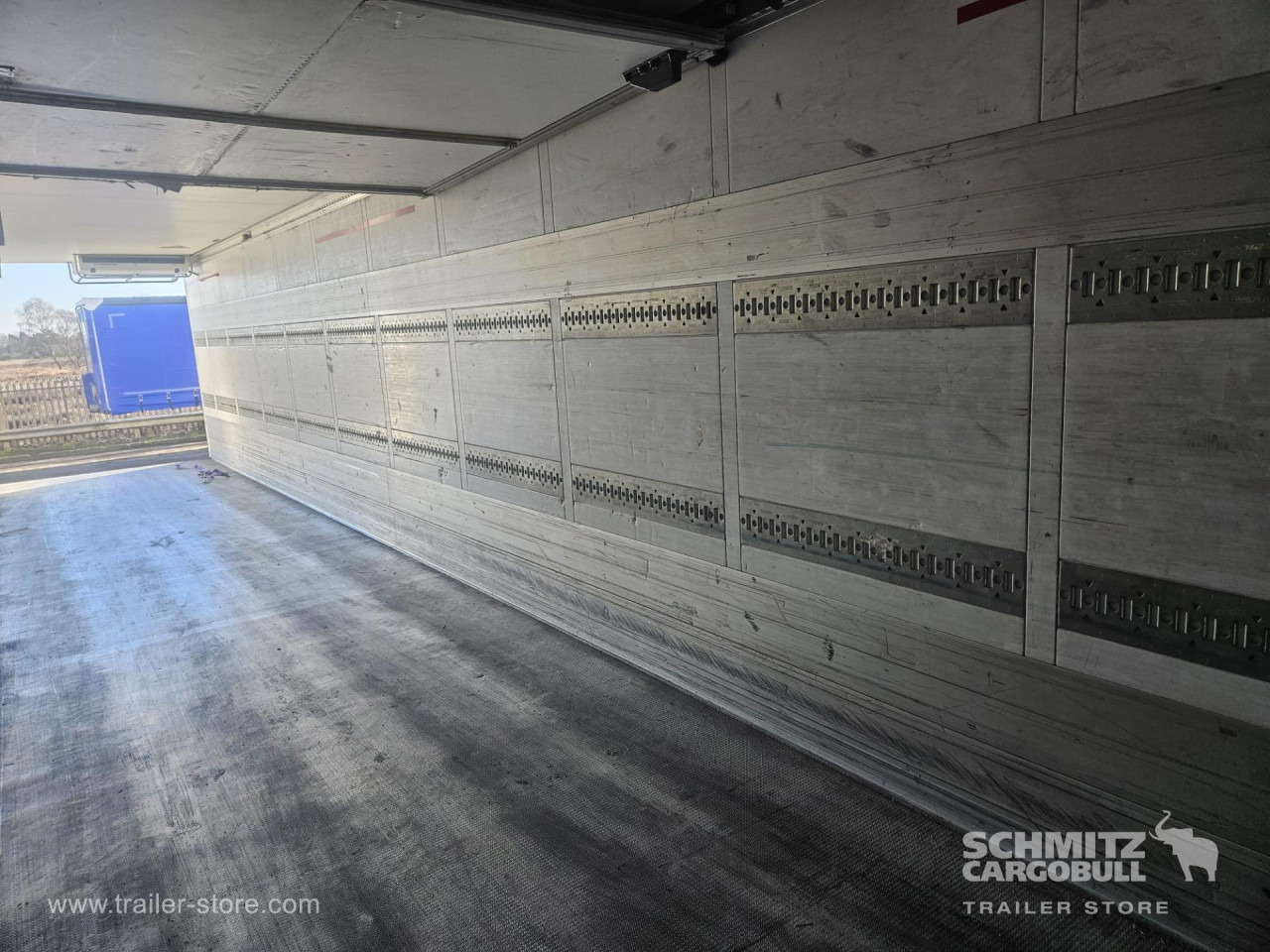 SCHMITZ Reefer Multitemp - Félpótkocsi hőszigetelt: 4 kép. SCHMITZ Reefer Multitemp - Félpótkocsi hőszigetelt: 4 kép.