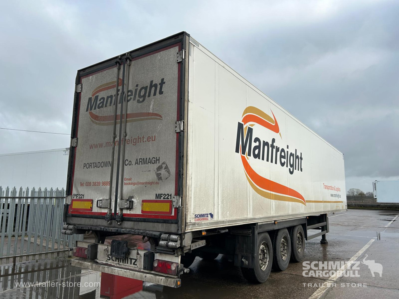 Félpótkocsi hőszigetelt SCHMITZ Reefer Multitemp: 10 kép. Félpótkocsi hőszigetelt SCHMITZ Reefer Multitemp: 10 kép.