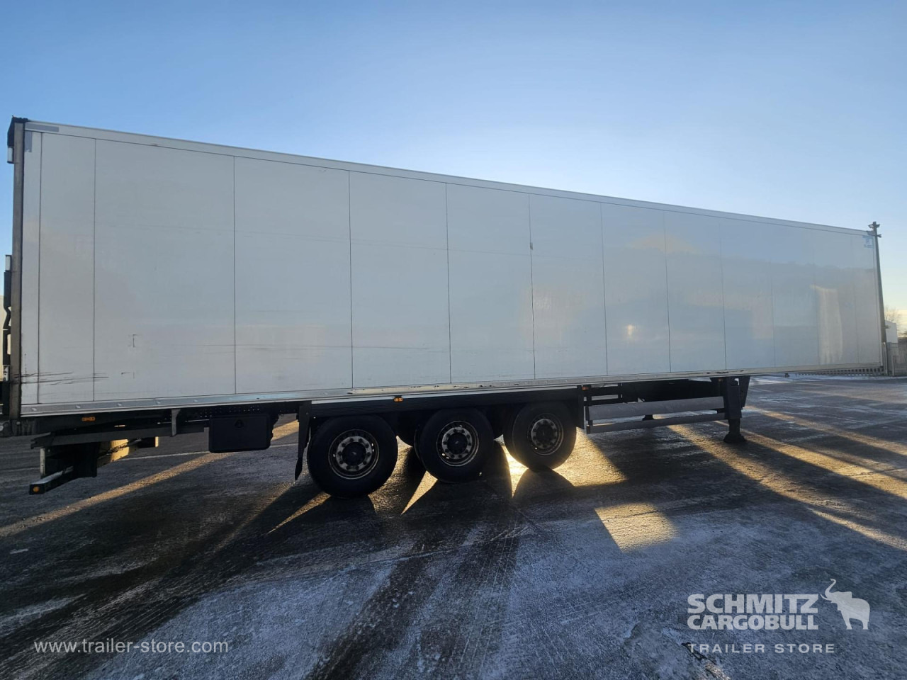 SCHMITZ Reefer Multitemp - Félpótkocsi hőszigetelt: 3 kép. SCHMITZ Reefer Multitemp - Félpótkocsi hőszigetelt: 3 kép.