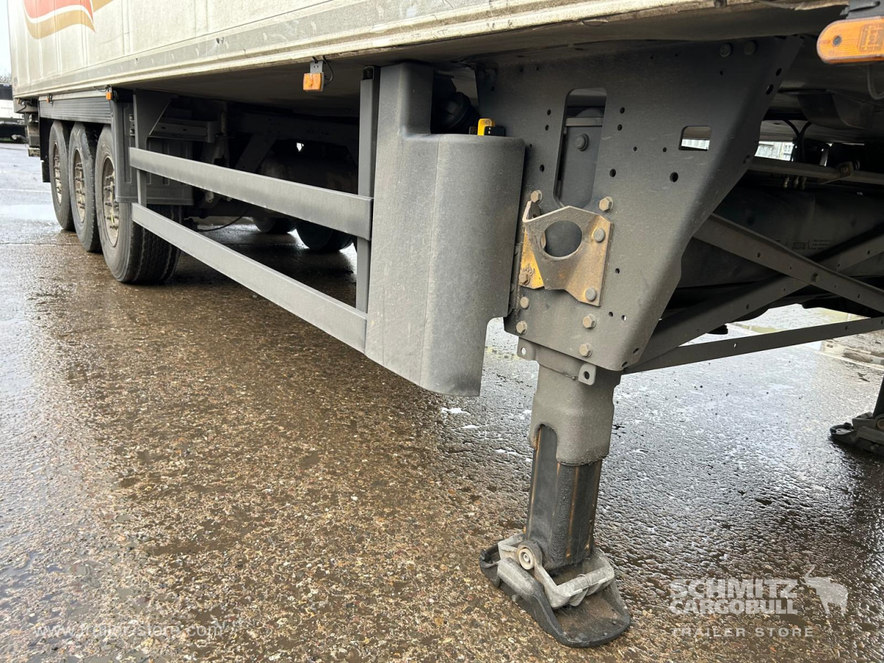 Félpótkocsi hőszigetelt SCHMITZ Reefer Multitemp: 7 kép. Félpótkocsi hőszigetelt SCHMITZ Reefer Multitemp: 7 kép.