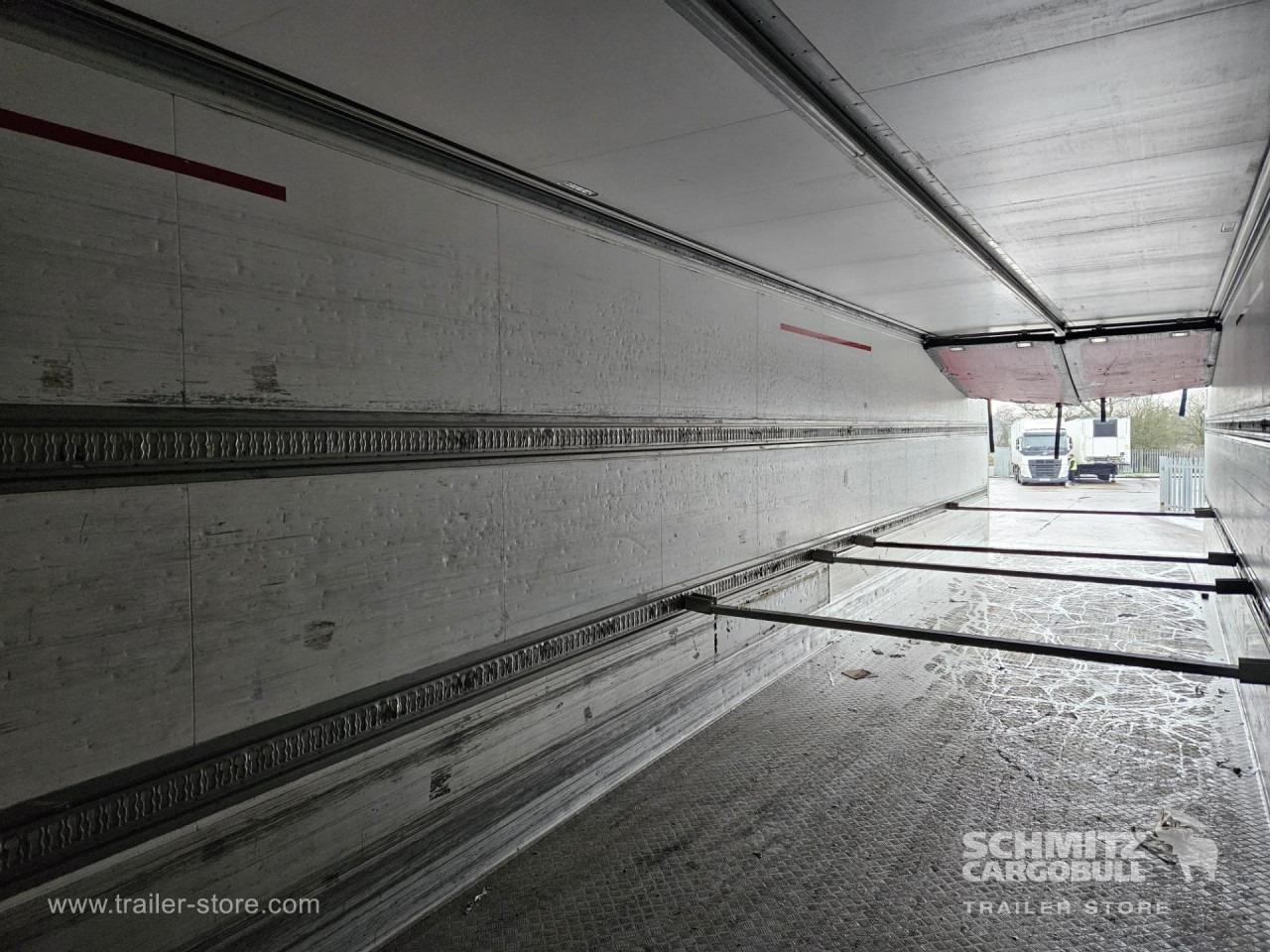 SCHMITZ Reefer Multitemp - Félpótkocsi hőszigetelt: 4 kép. SCHMITZ Reefer Multitemp - Félpótkocsi hőszigetelt: 4 kép.