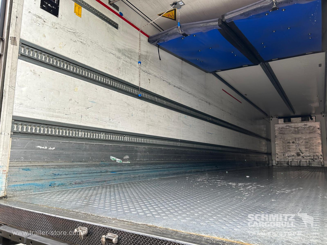 SCHMITZ Reefer Multitemp - Félpótkocsi hőszigetelt: 3 kép. SCHMITZ Reefer Multitemp - Félpótkocsi hőszigetelt: 3 kép.