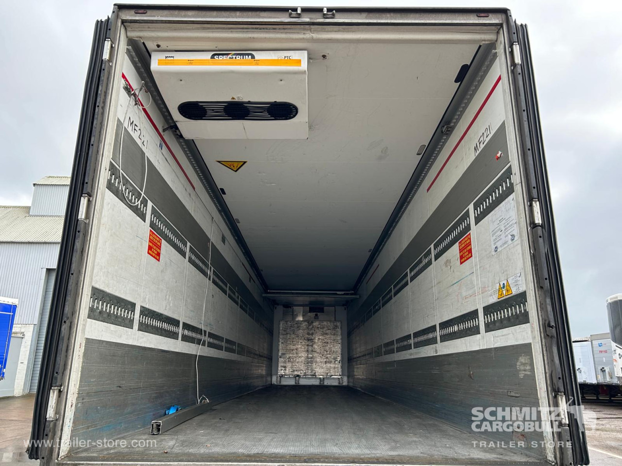 Félpótkocsi hőszigetelt SCHMITZ Reefer Multitemp: 9 kép. Félpótkocsi hőszigetelt SCHMITZ Reefer Multitemp: 9 kép.