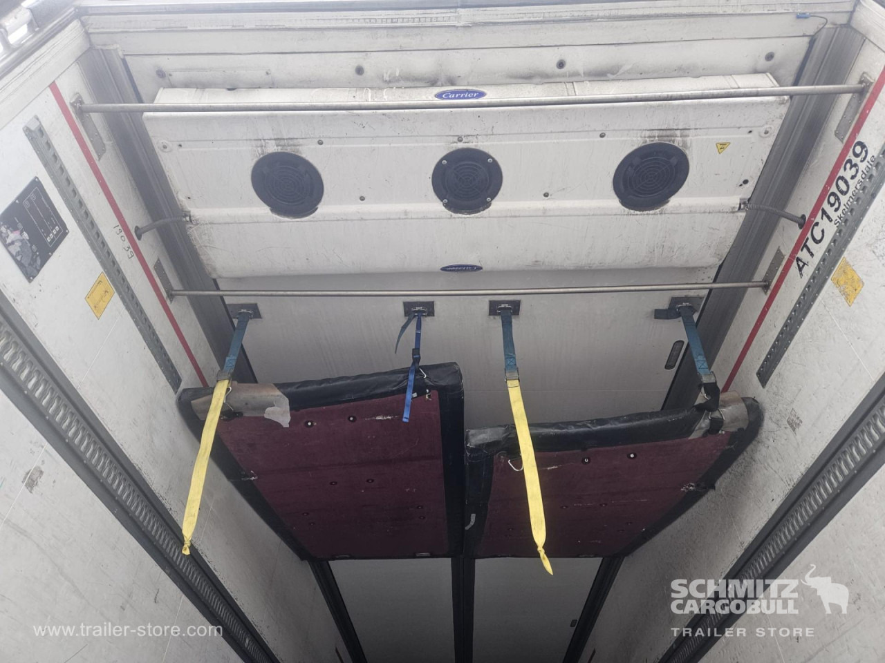 SCHMITZ Reefer Multitemp - Félpótkocsi hőszigetelt: 2 kép. SCHMITZ Reefer Multitemp - Félpótkocsi hőszigetelt: 2 kép.