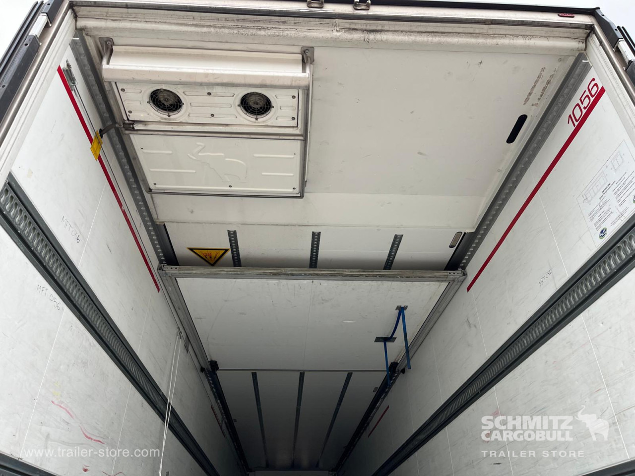 SCHMITZ Reefer Multitemp - Félpótkocsi hőszigetelt: 4 kép. SCHMITZ Reefer Multitemp - Félpótkocsi hőszigetelt: 4 kép.