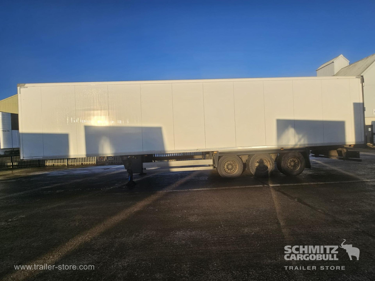 SCHMITZ Reefer Multitemp - Félpótkocsi hőszigetelt: 2 kép. SCHMITZ Reefer Multitemp - Félpótkocsi hőszigetelt: 2 kép.