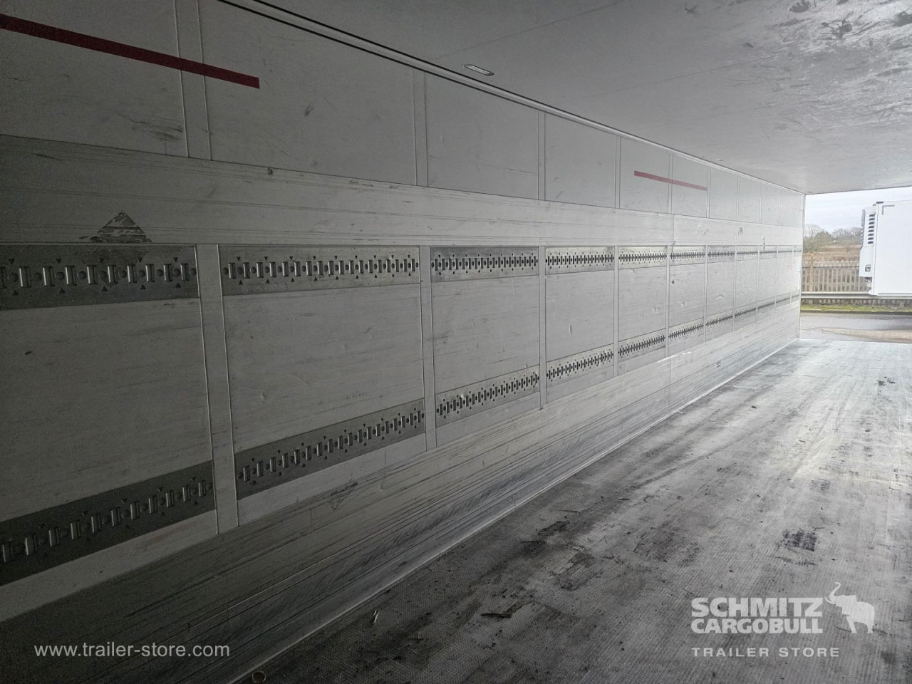 SCHMITZ Reefer Standard - Félpótkocsi hőszigetelt: 3 kép. SCHMITZ Reefer Standard - Félpótkocsi hőszigetelt: 3 kép.