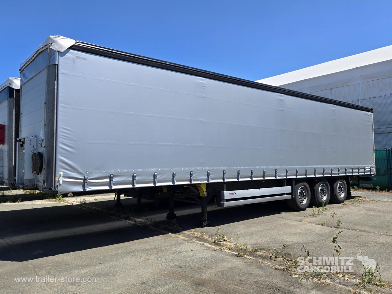 SCHMITZ Curtainsider Standard - Ponyvás félpótkocsi: 1 kép. SCHMITZ Curtainsider Standard - Ponyvás félpótkocsi: 1 kép.