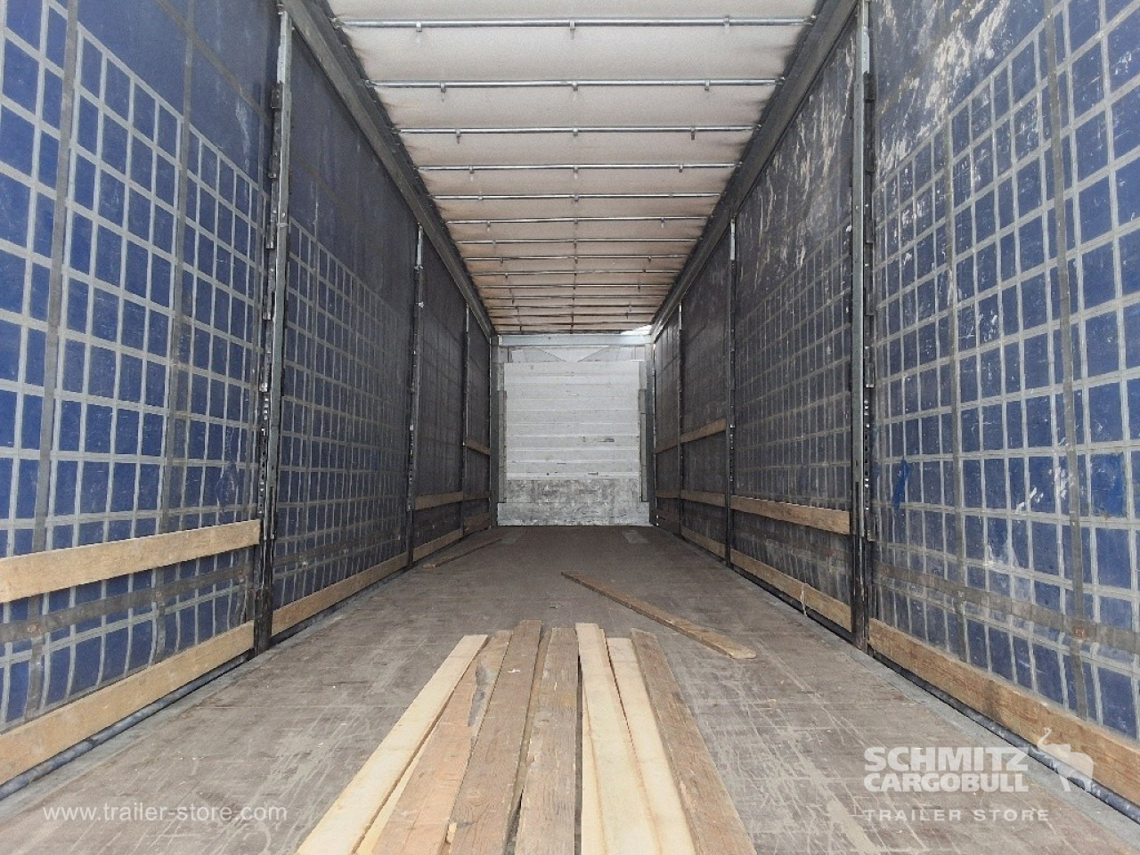 SCHMITZ Curtainsider Mega - Ponyvás félpótkocsi: 3 kép. SCHMITZ Curtainsider Mega - Ponyvás félpótkocsi: 3 kép.