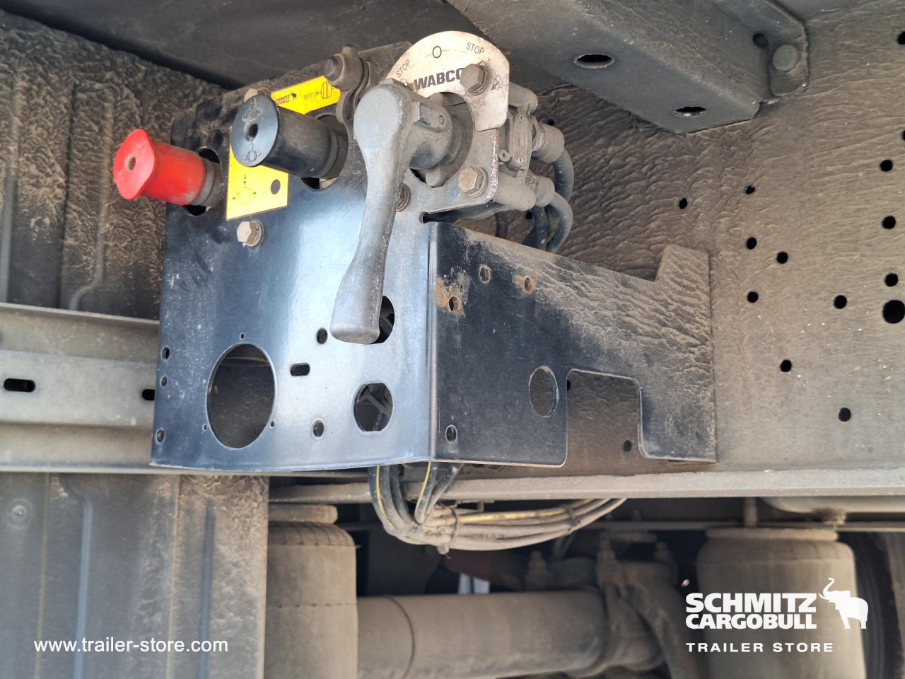 SCHMITZ Curtainsider Mega - Ponyvás félpótkocsi: 3 kép. SCHMITZ Curtainsider Mega - Ponyvás félpótkocsi: 3 kép.