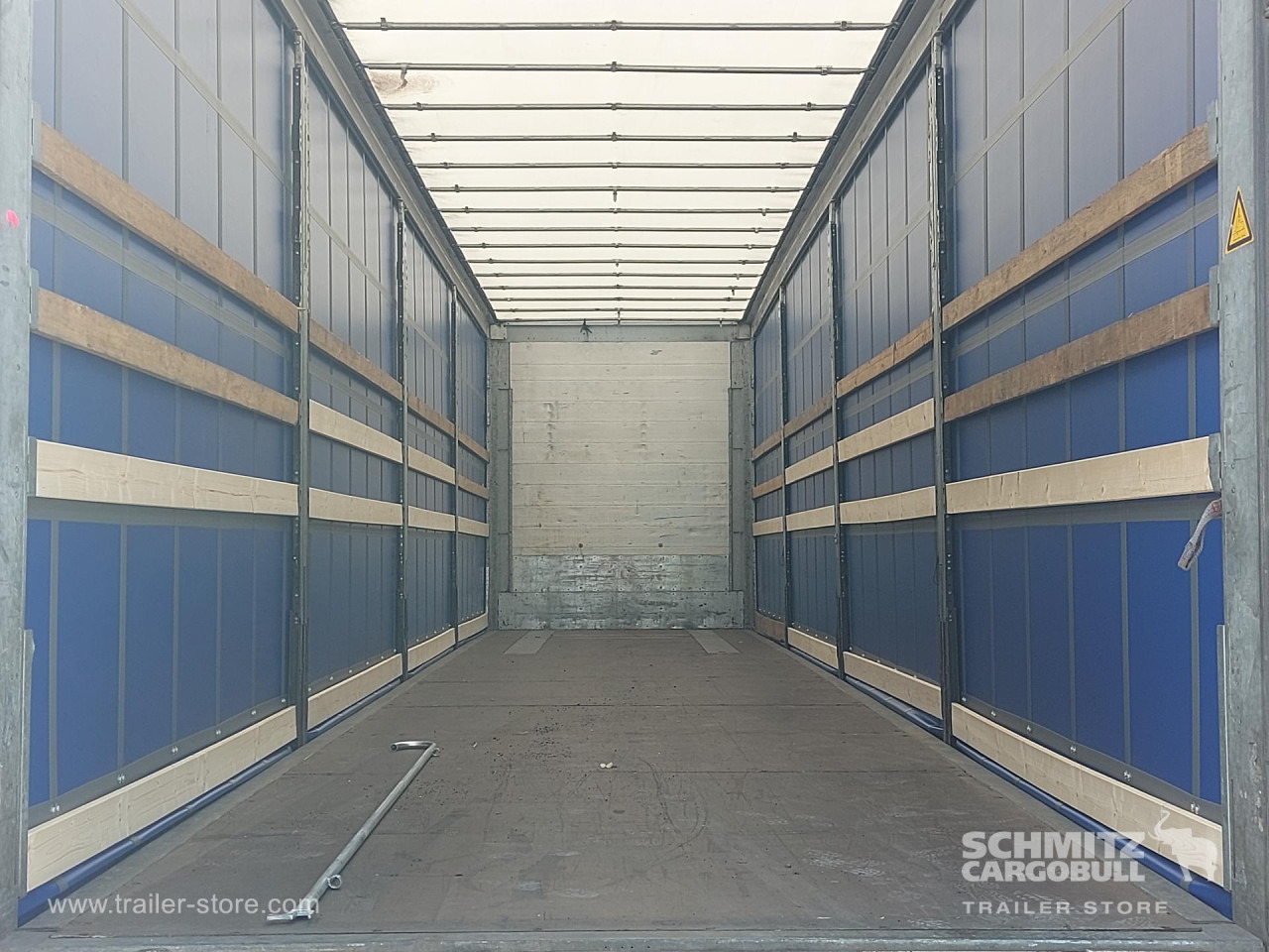 SCHMITZ Curtainsider Mega - Ponyvás félpótkocsi: 2 kép. SCHMITZ Curtainsider Mega - Ponyvás félpótkocsi: 2 kép.