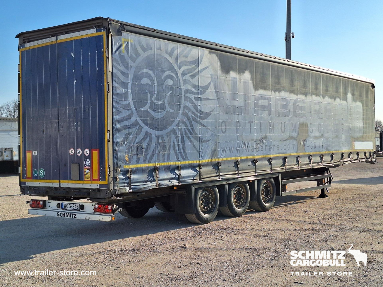 SCHMITZ Curtainsider Mega - Ponyvás félpótkocsi: 1 kép. SCHMITZ Curtainsider Mega - Ponyvás félpótkocsi: 1 kép.