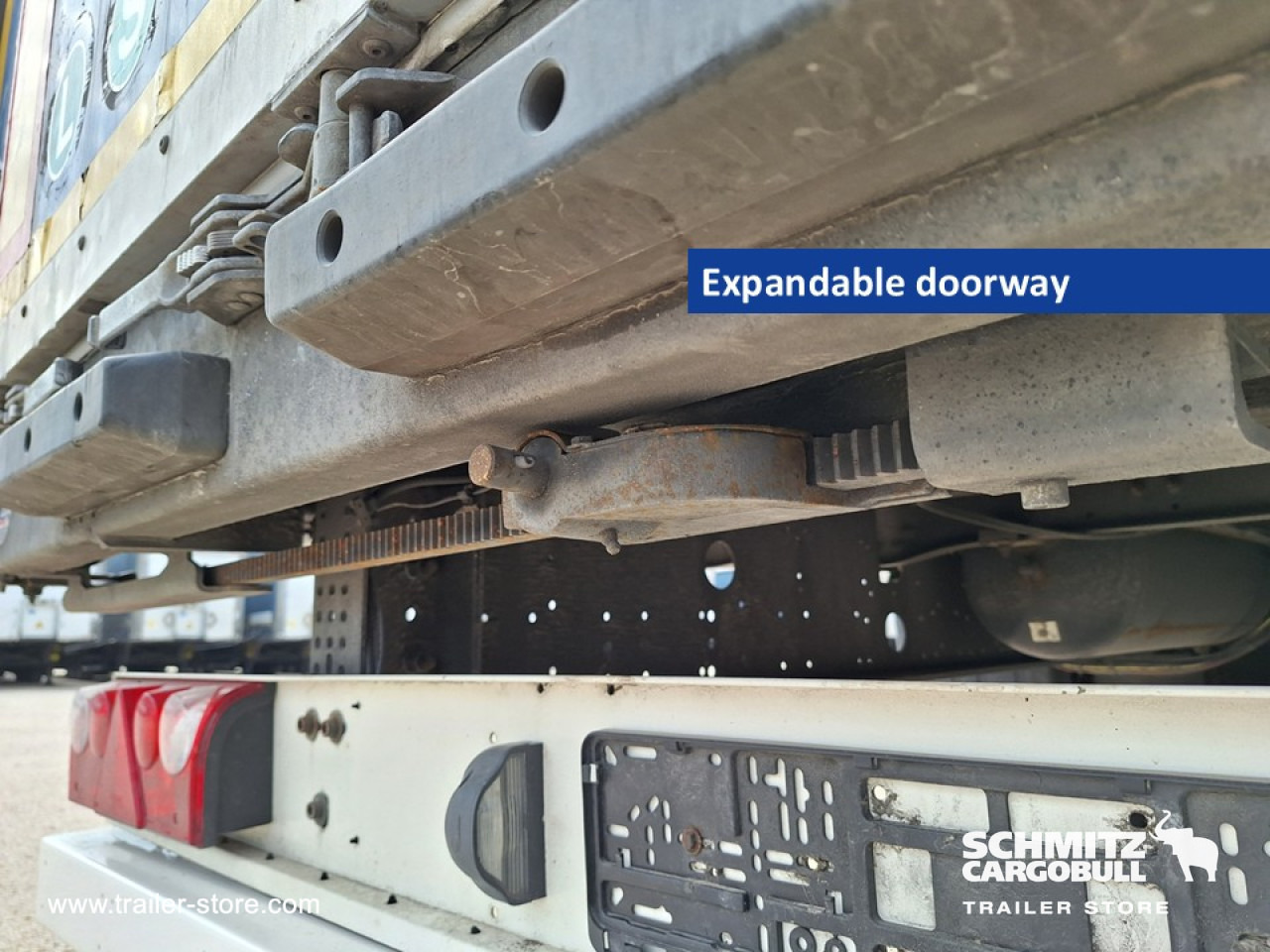 SCHMITZ Curtainsider Mega - Ponyvás félpótkocsi: 3 kép. SCHMITZ Curtainsider Mega - Ponyvás félpótkocsi: 3 kép.