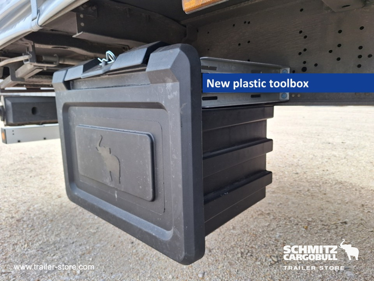 SCHMITZ Curtainsider Mega - Ponyvás félpótkocsi: 2 kép. SCHMITZ Curtainsider Mega - Ponyvás félpótkocsi: 2 kép.