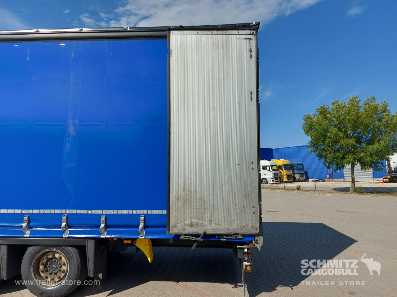 SCHMITZ Curtainsider Mega - Ponyvás félpótkocsi: 3 kép. SCHMITZ Curtainsider Mega - Ponyvás félpótkocsi: 3 kép.