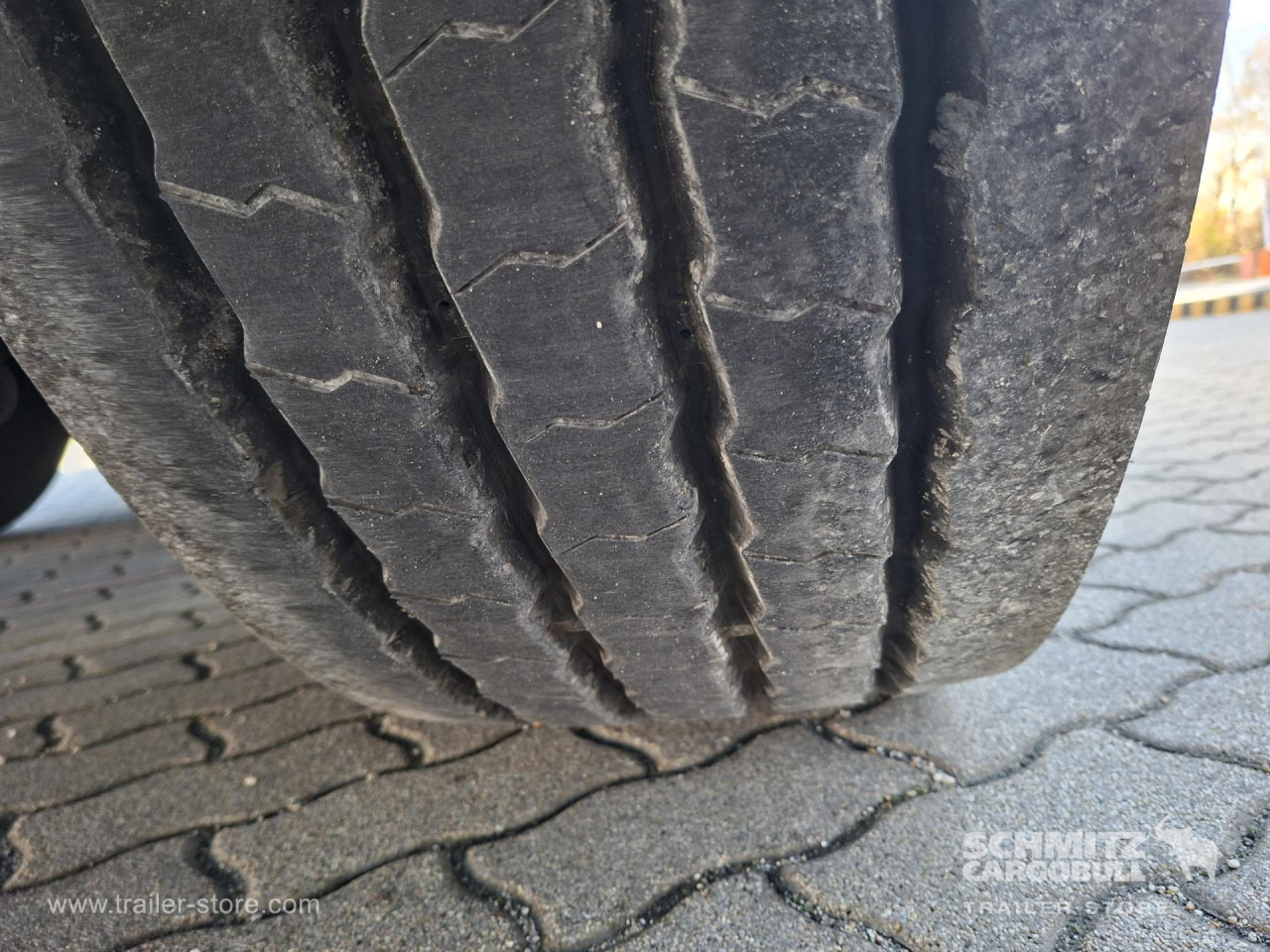 SCHMITZ Reefer Multitemp - Félpótkocsi hőszigetelt: 2 kép. SCHMITZ Reefer Multitemp - Félpótkocsi hőszigetelt: 2 kép.