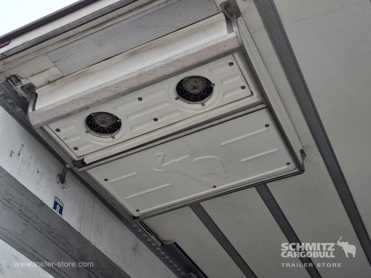 SCHMITZ Reefer Multitemp - Félpótkocsi hőszigetelt: 3 kép. SCHMITZ Reefer Multitemp - Félpótkocsi hőszigetelt: 3 kép.