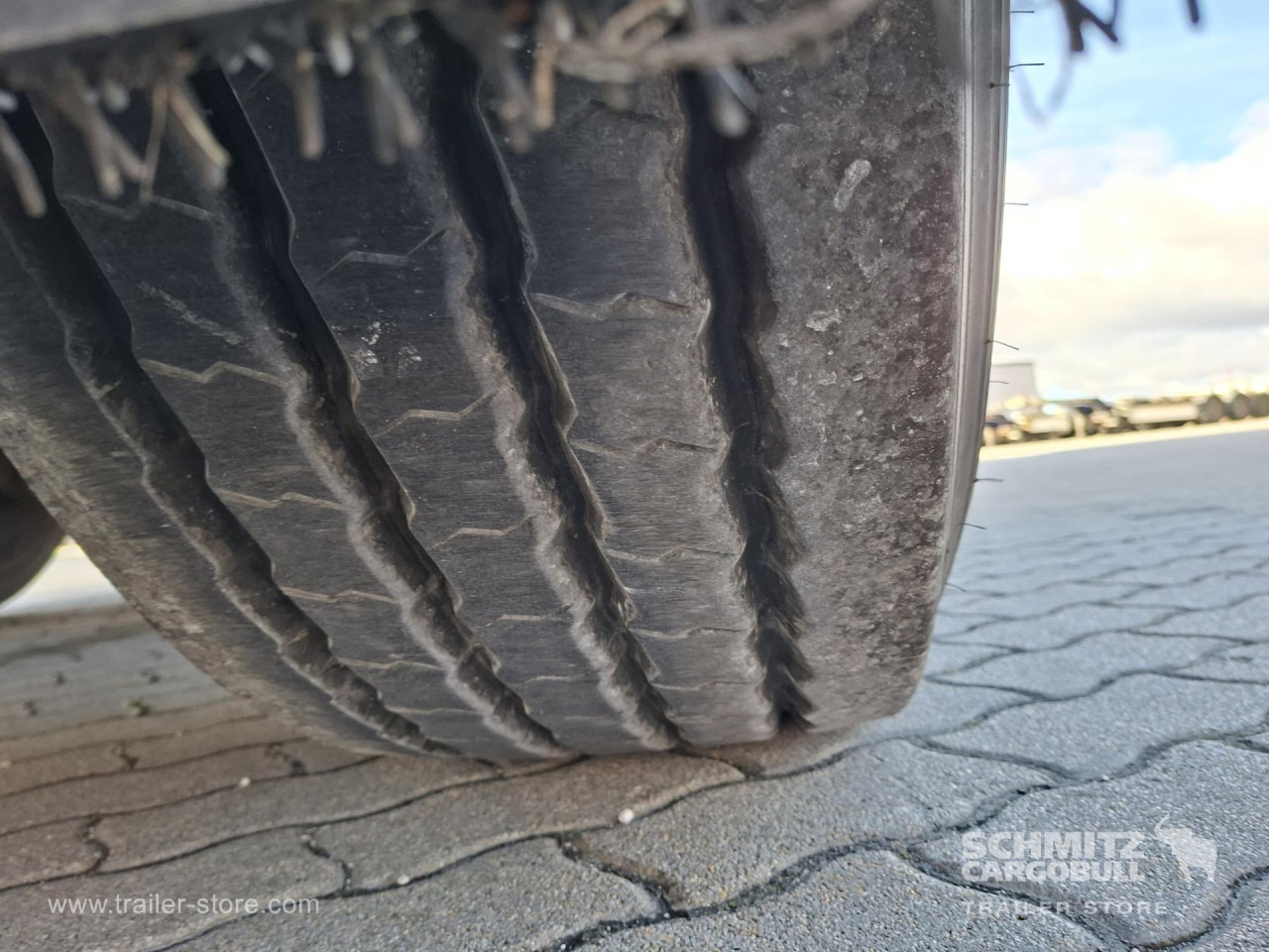 SCHMITZ Reefer Multitemp - Félpótkocsi hőszigetelt: 2 kép. SCHMITZ Reefer Multitemp - Félpótkocsi hőszigetelt: 2 kép.