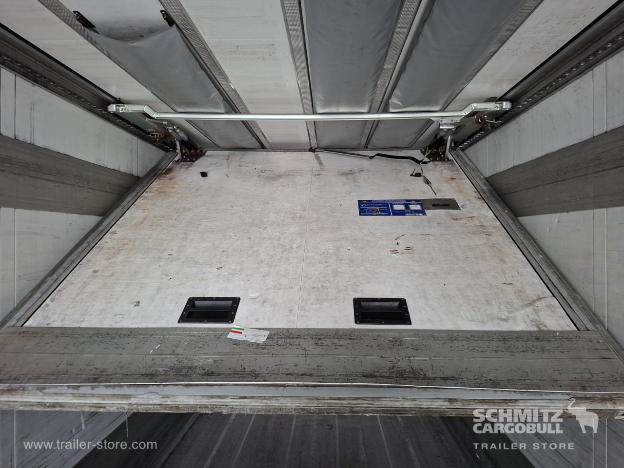 SCHMITZ Reefer Multitemp - Félpótkocsi hőszigetelt: 2 kép. SCHMITZ Reefer Multitemp - Félpótkocsi hőszigetelt: 2 kép.