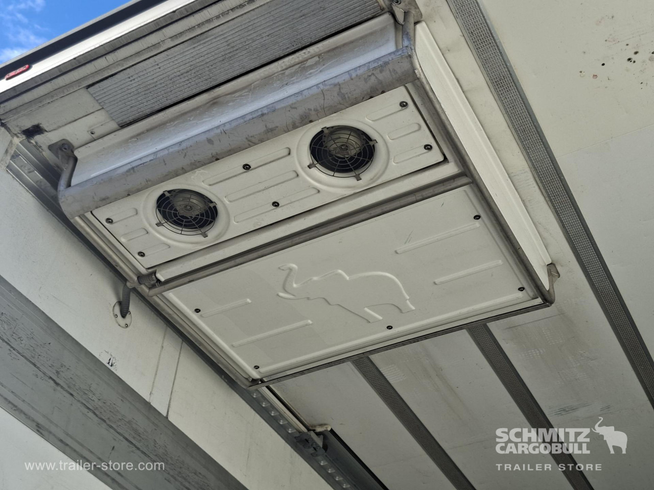 SCHMITZ Reefer Multitemp - Félpótkocsi hőszigetelt: 2 kép. SCHMITZ Reefer Multitemp - Félpótkocsi hőszigetelt: 2 kép.