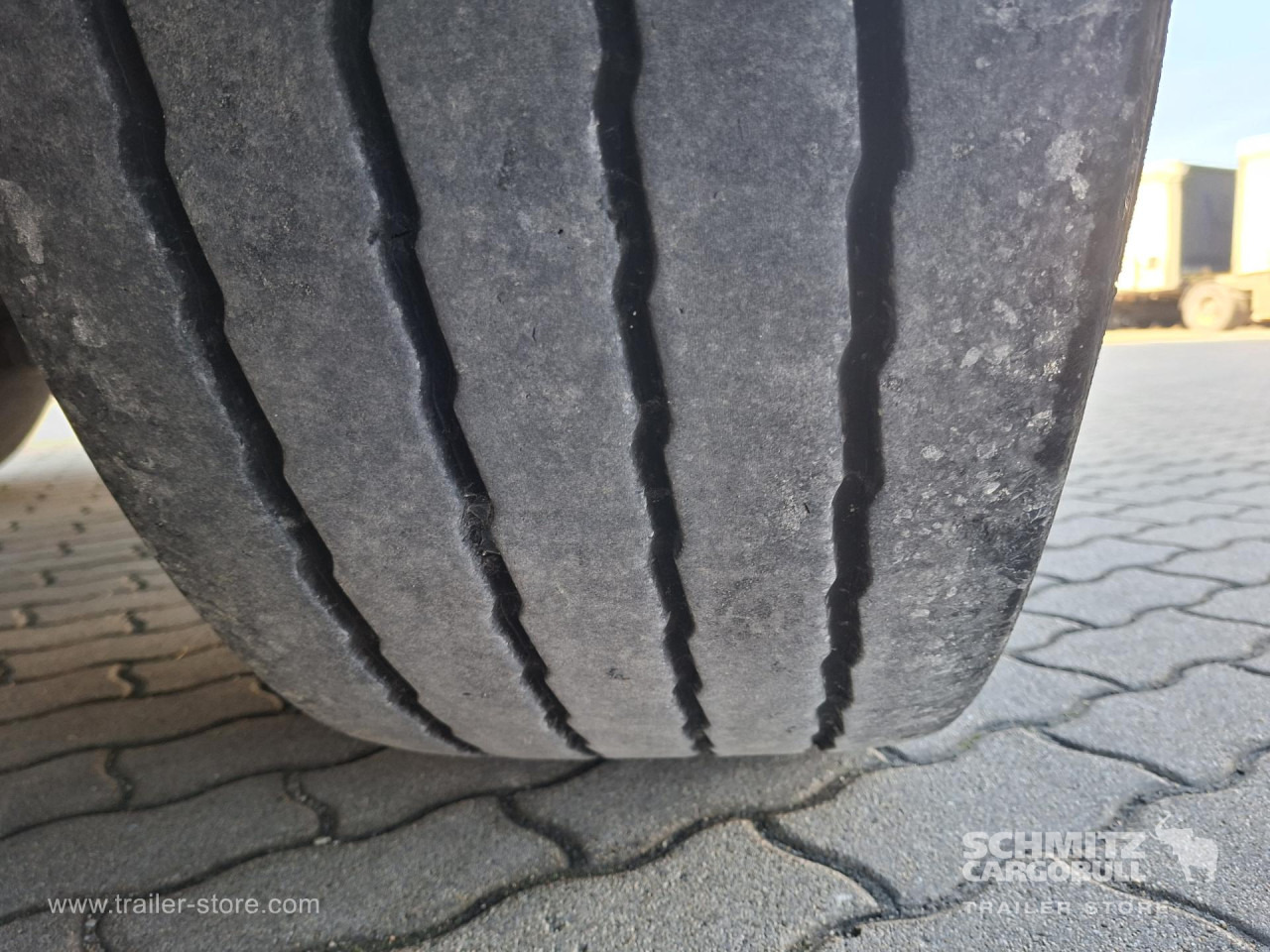 SCHMITZ Reefer Multitemp - Félpótkocsi hőszigetelt: 4 kép. SCHMITZ Reefer Multitemp - Félpótkocsi hőszigetelt: 4 kép.