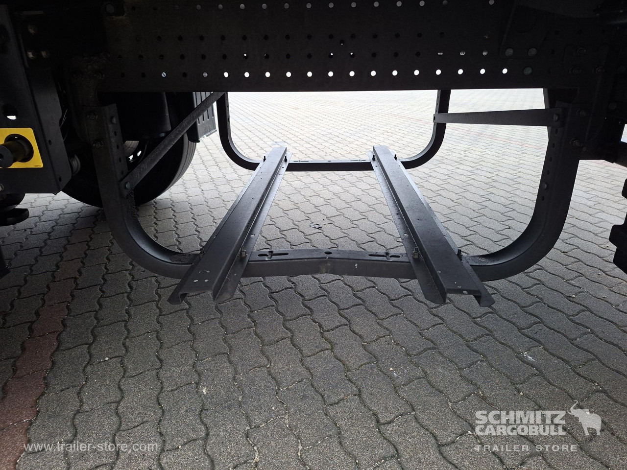 SCHMITZ Reefer Standard Double deck - Félpótkocsi hőszigetelt: 2 kép. SCHMITZ Reefer Standard Double deck - Félpótkocsi hőszigetelt: 2 kép.