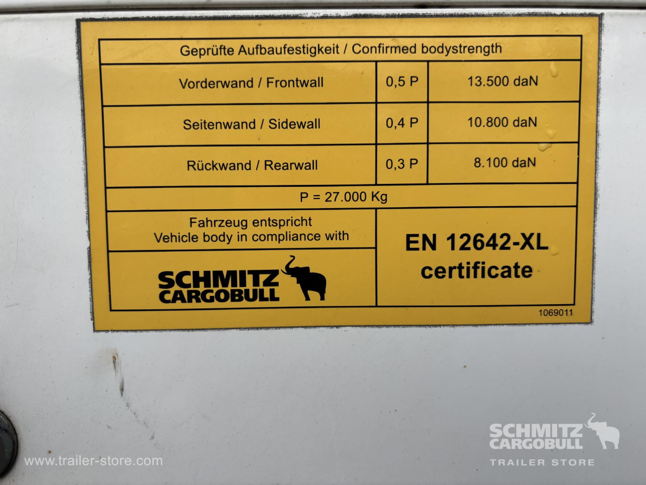 SCHMITZ Curtainsider Mega - Ponyvás félpótkocsi: 3 kép. SCHMITZ Curtainsider Mega - Ponyvás félpótkocsi: 3 kép.