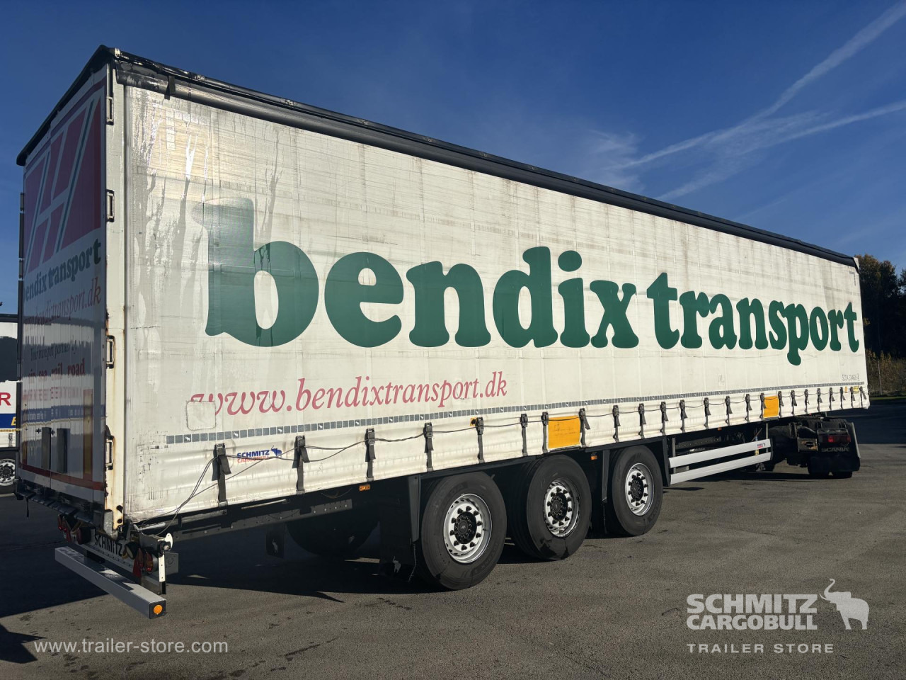 SCHMITZ Curtainsider Standard - Ponyvás félpótkocsi: 1 kép. SCHMITZ Curtainsider Standard - Ponyvás félpótkocsi: 1 kép.