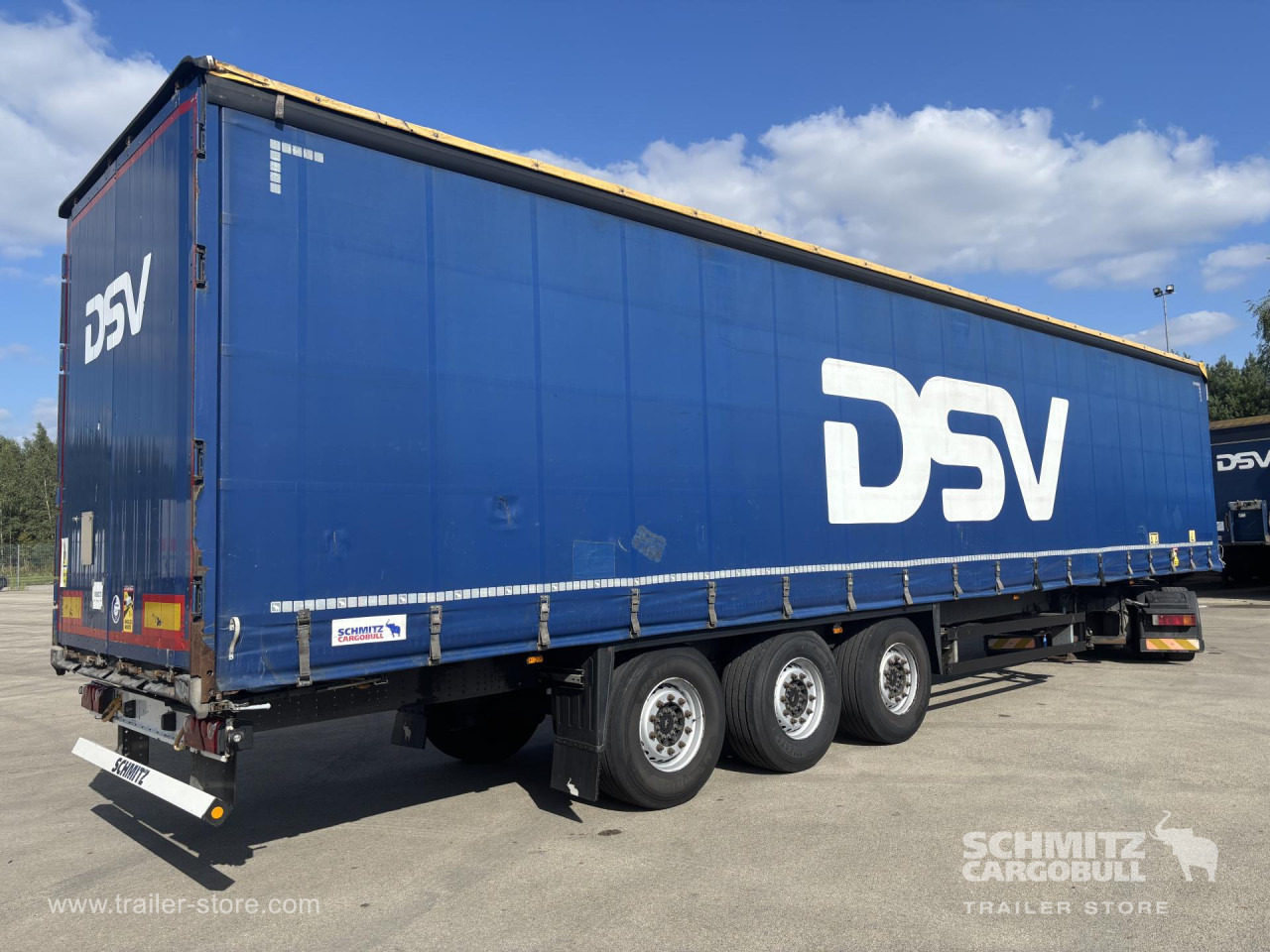 SCHMITZ Curtainsider Standard - Ponyvás félpótkocsi: 1 kép. SCHMITZ Curtainsider Standard - Ponyvás félpótkocsi: 1 kép.