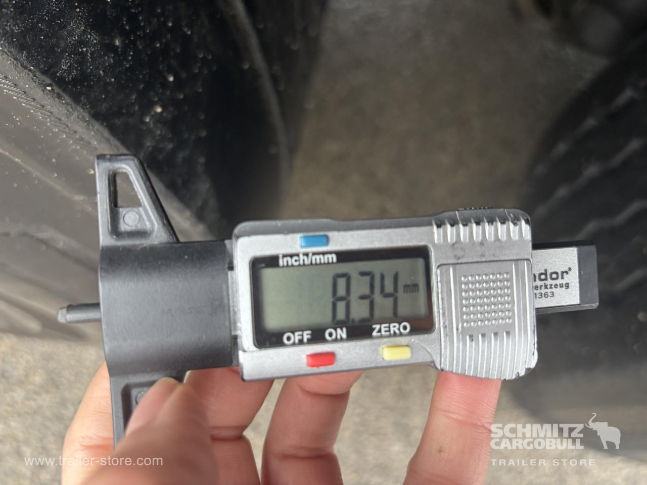 SCHMITZ Curtainsider Standard - Ponyvás félpótkocsi: 4 kép. SCHMITZ Curtainsider Standard - Ponyvás félpótkocsi: 4 kép.