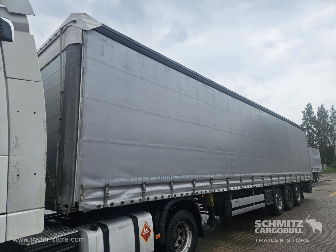 SCHMITZ Curtainsider Standard - Ponyvás félpótkocsi: 3 kép. SCHMITZ Curtainsider Standard - Ponyvás félpótkocsi: 3 kép.