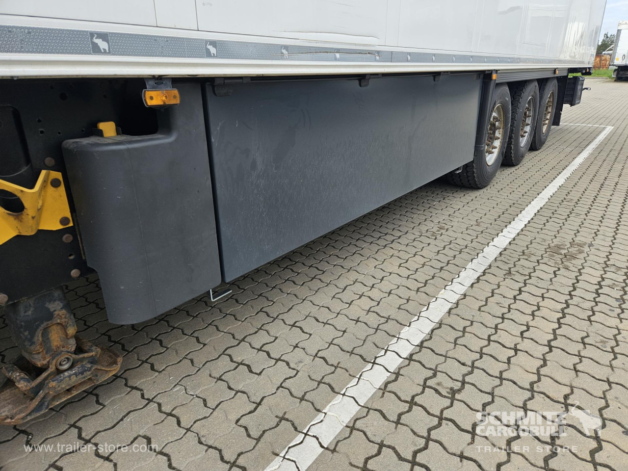 SCHMITZ Reefer Standard Double deck - Félpótkocsi hőszigetelt: 5 kép. SCHMITZ Reefer Standard Double deck - Félpótkocsi hőszigetelt: 5 kép.