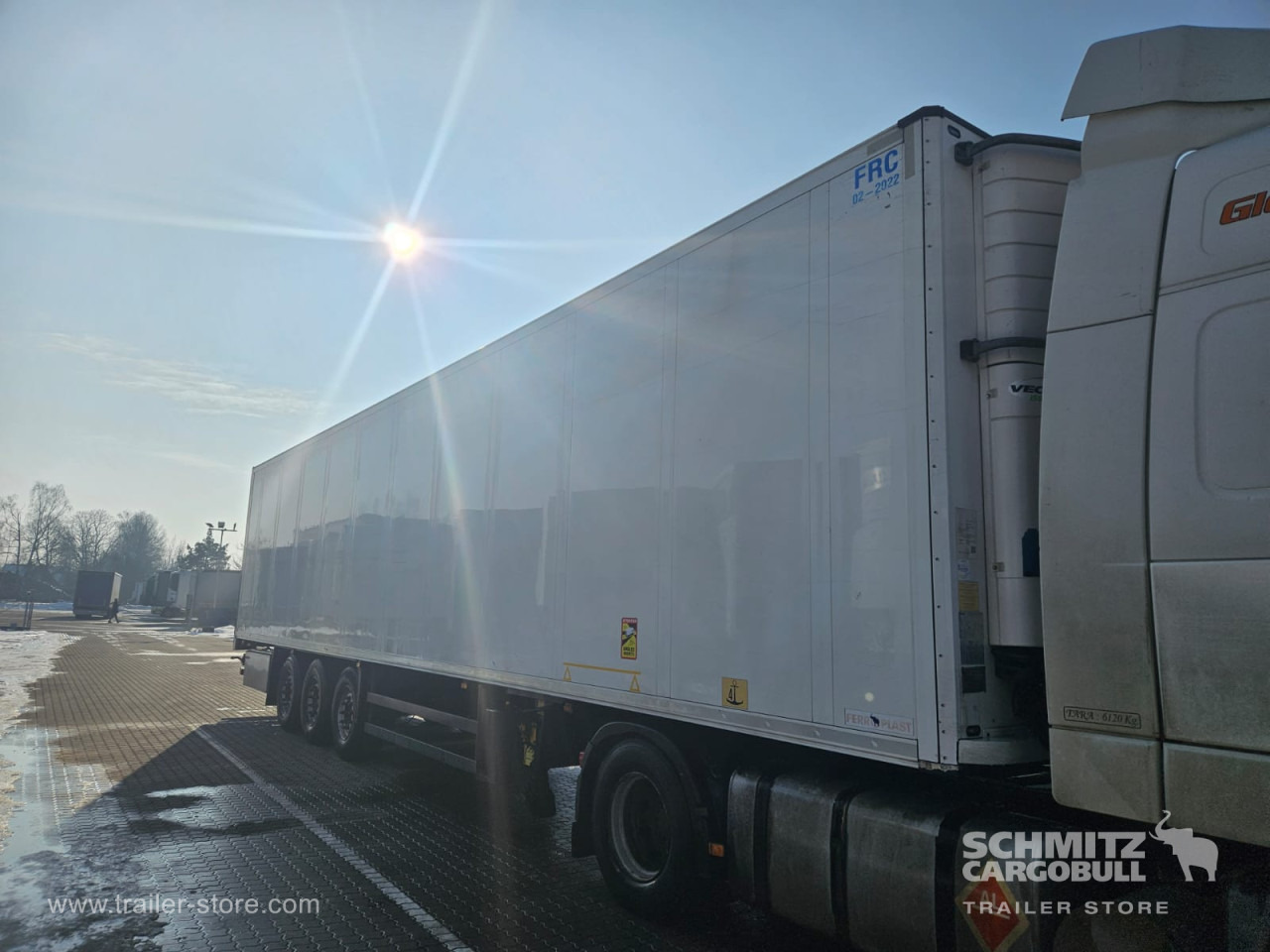 SCHMITZ Reefer Standard - Félpótkocsi hőszigetelt: 4 kép. SCHMITZ Reefer Standard - Félpótkocsi hőszigetelt: 4 kép.