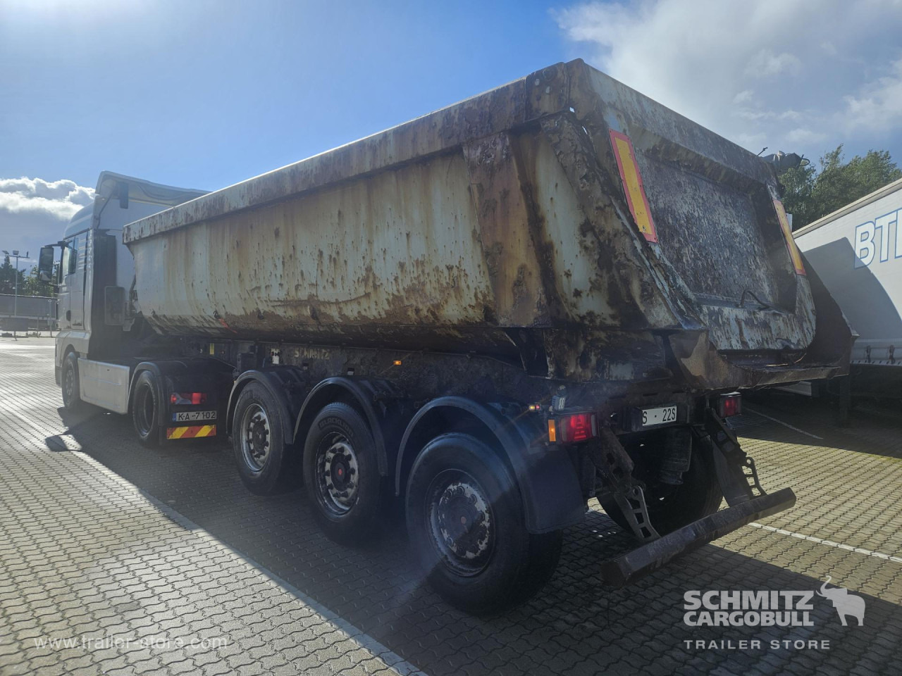 SCHMITZ Tipper Standard - Félpótkocsi billenőplatós: 3 kép. SCHMITZ Tipper Standard - Félpótkocsi billenőplatós: 3 kép.